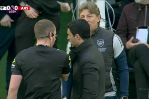 Sự cố hy hữu trận ‘đại chiến’ Tottenham và Arsenal 