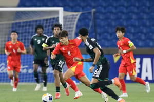 Học trò bật khóc, HLV U17 Việt Nam tiếc nuối vì hụt vé dự World Cup