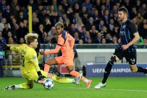 Barcelona thoát hiểm ngoạn mục sau màn rượt đuổi nghẹt thở