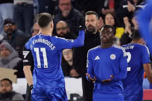 Leicester lập kỷ lục tệ chưa từng có, nắm chắc vé xuống hạng