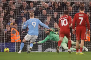 Haaland lần đầu lập công tại Anfield, Man City đi vào lịch sử 89 năm