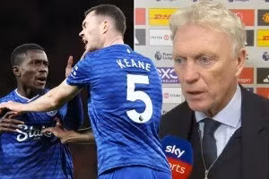 HLV Everton tuyên bố sốc khi học trò tát nhau trận gặp Man Utd 