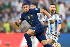 So sánh kỷ lục ghi bàn của bộ ba Mbappe, Messi và Ronaldo ở tuổi 26