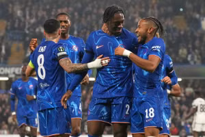 Chelsea 'vùi dập' đội bóng vô danh Noah