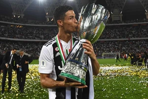 Ronaldo thắng lớn trước Juventus, bỏ túi tiền ‘khủng’