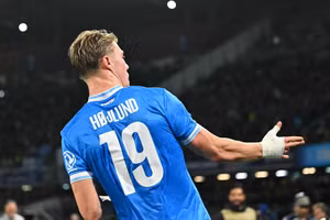 Thắng ‘hú vía’ Napoli, Chelsea vào thẳng vòng 1/8 Champions League