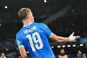 Thắng ‘hú vía’ Napoli, Chelsea vào thẳng vòng 1/8 Champions League
