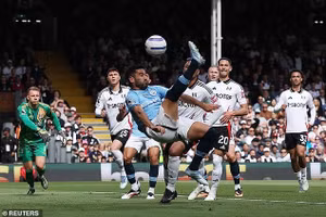 Gundogan ghi siêu phẩm, Man City đoạt vé dự Champions League 