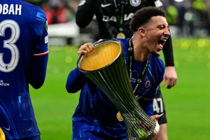 Chelsea yêu cầu Jadon Sancho giảm lương