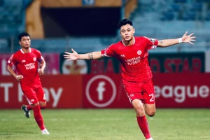Đức Chiến ‘giàu to’ nhờ gia nhập tân binh V-League