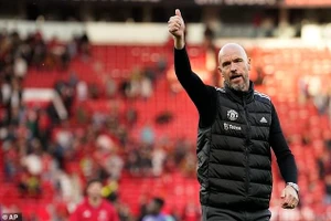 Man Utd thắng ngược Brentford, HLV Ten Hag ‘thoát hiểm’