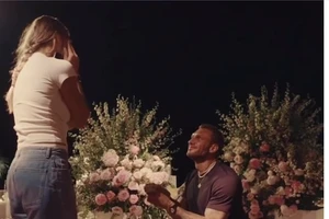 Tay vợt nữ số 1 thế giới nhận lời cầu hôn lãng mạn, khép lại chuỗi ‘úp mở’ chuyện cưới xin