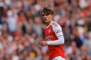 Thần đồng Dowman đi vào lịch sử Arsenal và Ngoại hạng Anh