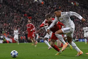 Mbappe ‘ngồi chơi xơi nước’ ở Real Madrid 