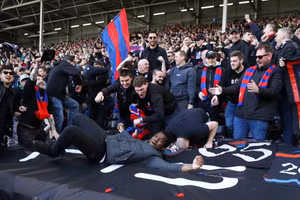 Crystal Palace vào bán kết FA Cup dù lép vế trước Fulham 