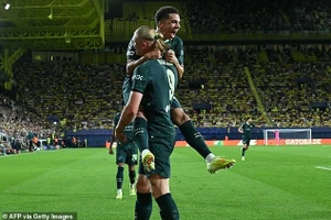 Haaland sánh ngang kỷ lục kinh ngạc của Cristiano Ronaldo 