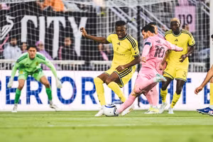 Messi đi vào lịch sử trong ngày buồn của Inter Miami 