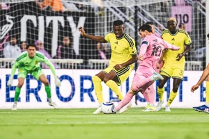 Messi đi vào lịch sử trong ngày buồn của Inter Miami 