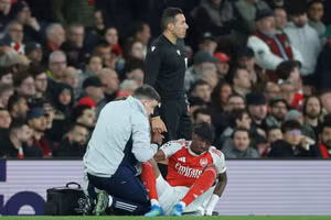 Arsenal trả giá đắt cho tấm vé vào bán kết Champions League 