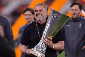 HLV Postecoglou được thưởng lớn khi giúp Tottenham vô địch Europa League