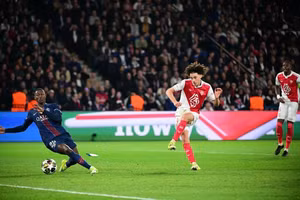 PSG để lại nhiều nỗi lo sai trận hòa hú vía ở Champions League