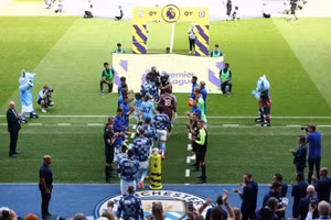 Chelsea làm điều đặc biệt với Liverpool, tân vương Ngoại hạng Anh 