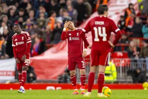 Liverpool thua trận thứ 5 liên tiếp sân nhà