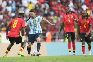 Messi có ‘lần đầu’ ở châu Phi