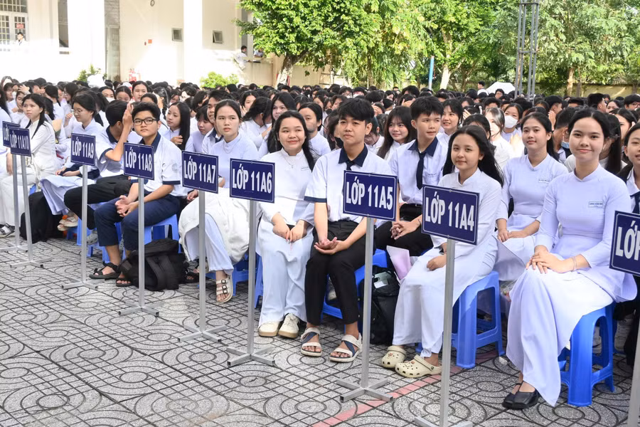 Các em học sinh tại buổi họp mặt Kỷ niệm Ngày Nhà giáo Việt Nam 20/11.