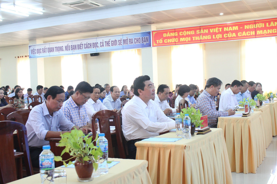 Đại biểu tham dự Hội nghị. can-tho-chuong-trinh-gdpt-1.jpg