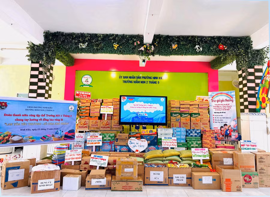 Với tinh thần “Lan tỏa yêu thương - kết nối trái tim”, Trường Mầm non 2 Tháng 9 san sẻ khó khăn cùng đồng bào bị lũ lụt.