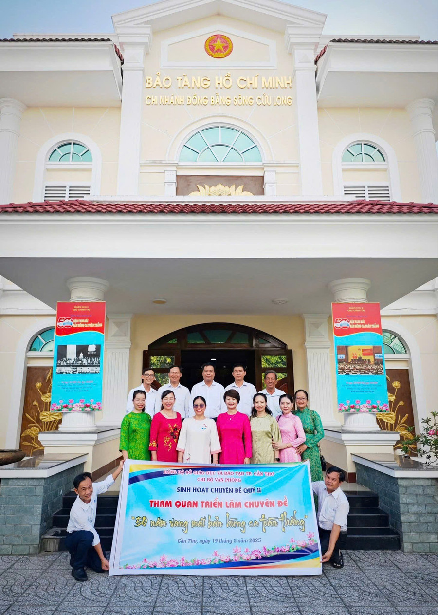 Chi bộ Văn phòng, Đảng bộ Sở GD&ĐT TP Cần Thơ tổ chức sinh hoạt chuyên đề quý 2 tại Bảo tàng Hồ Chí Minh - Chi nhánh ĐBSCL. can-tho-mung-sinh-nhat-bac-5.jpg