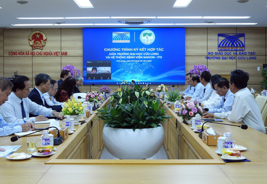 Quang cảnh buổi làm việc. dhcl-hop-tac-kh-suc-khoe-1.jpg