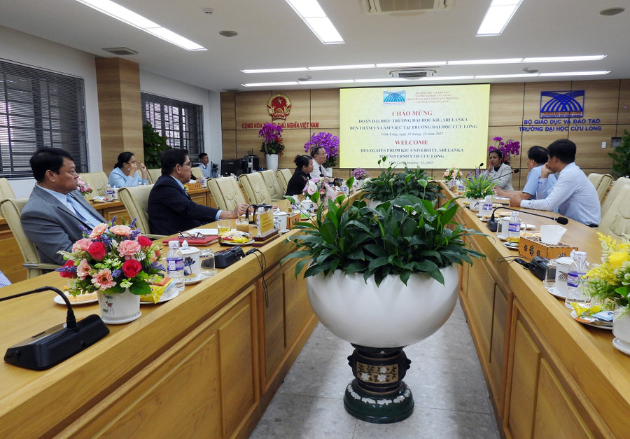 Quang cảnh buổi làm việc. dh-cuu-long-hop-tac-2.jpg