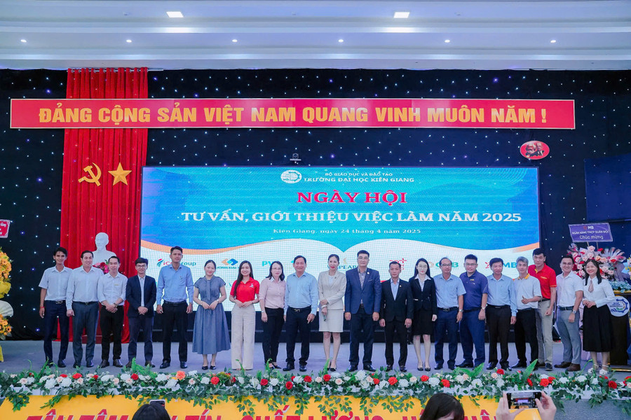 dhkg-ngay-hoi-3.jpg