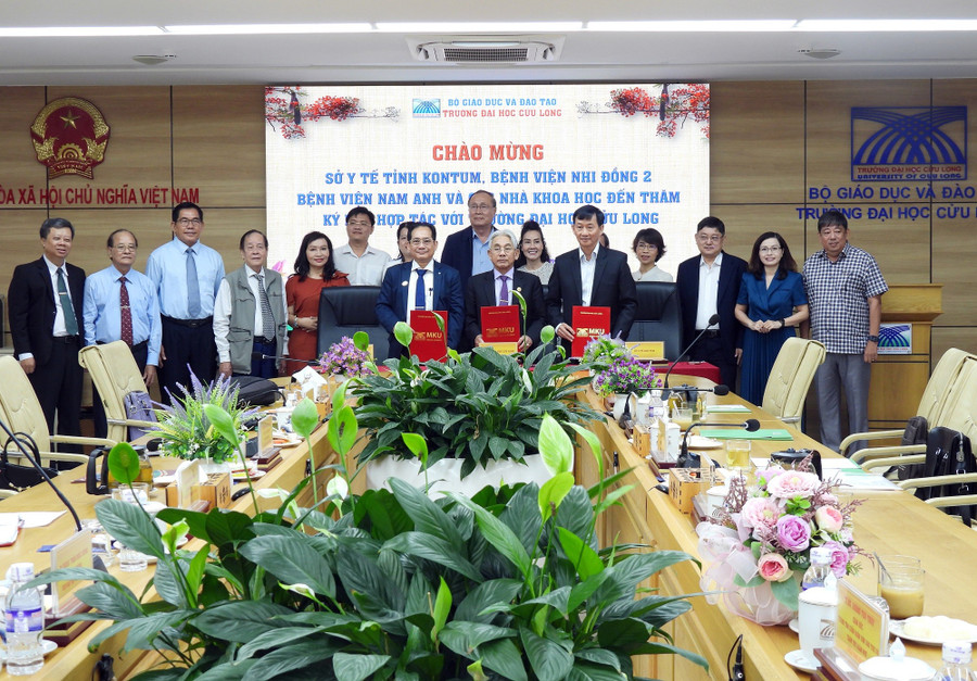 Trường ĐH Cửu Long ký Biên bản ghi nhớ hợp tác toàn diện với Sở Y tế tỉnh Kon Tum và Bệnh viện Nhi đồng 2.