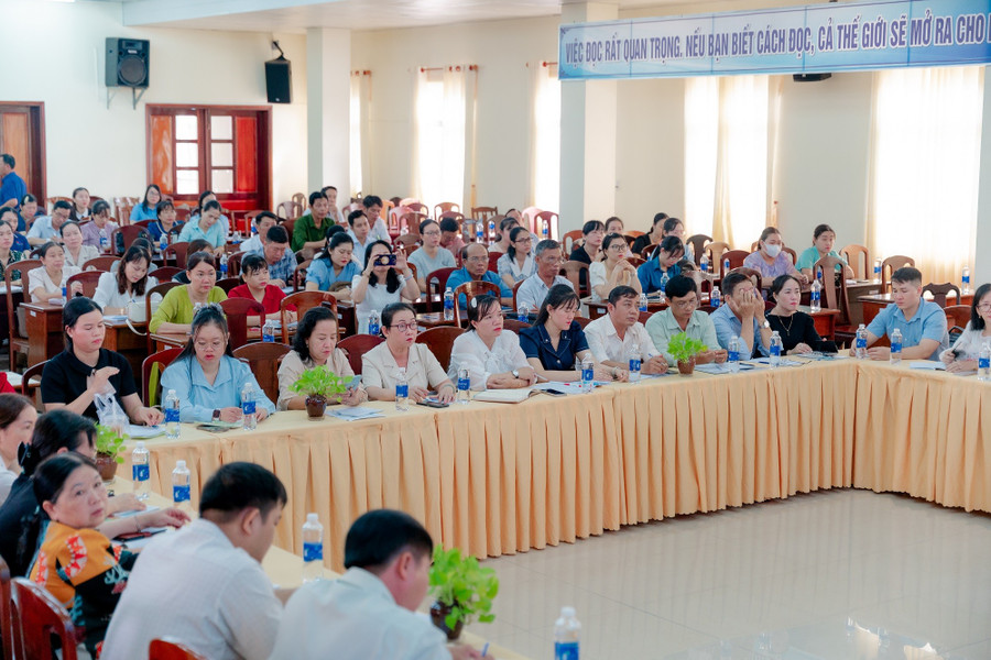 Hơn 100 cán bộ, giáo viên cấp Tiểu học ở TP Cần Thơ tham gia Chương trình. can-tho-gd-bao-ve-nguon-nuoc-2.jpg