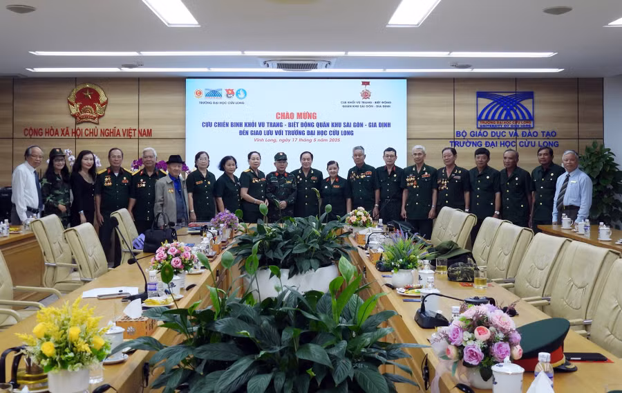 Trường ĐH Cửu Long gặp gỡ, giao lưu với cựu chiến binh Khối vũ trang - Biệt động Quân khu Sài Gòn - Gia Định.