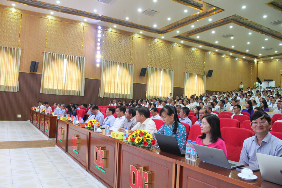 Quang cảnh Hội nghị. can-tho-trao-qd-ht-2.jpg