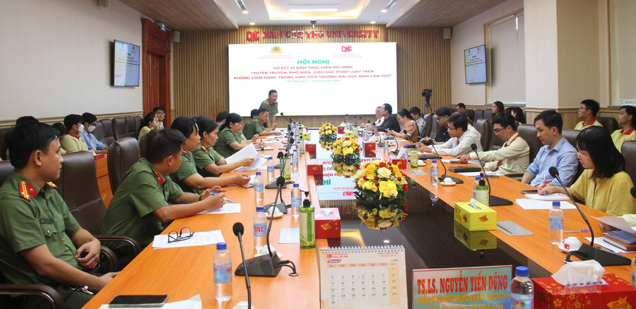 Quang cảnh Hội nghị sơ kết. pho-bien-gd-phap-luat-2.jpg