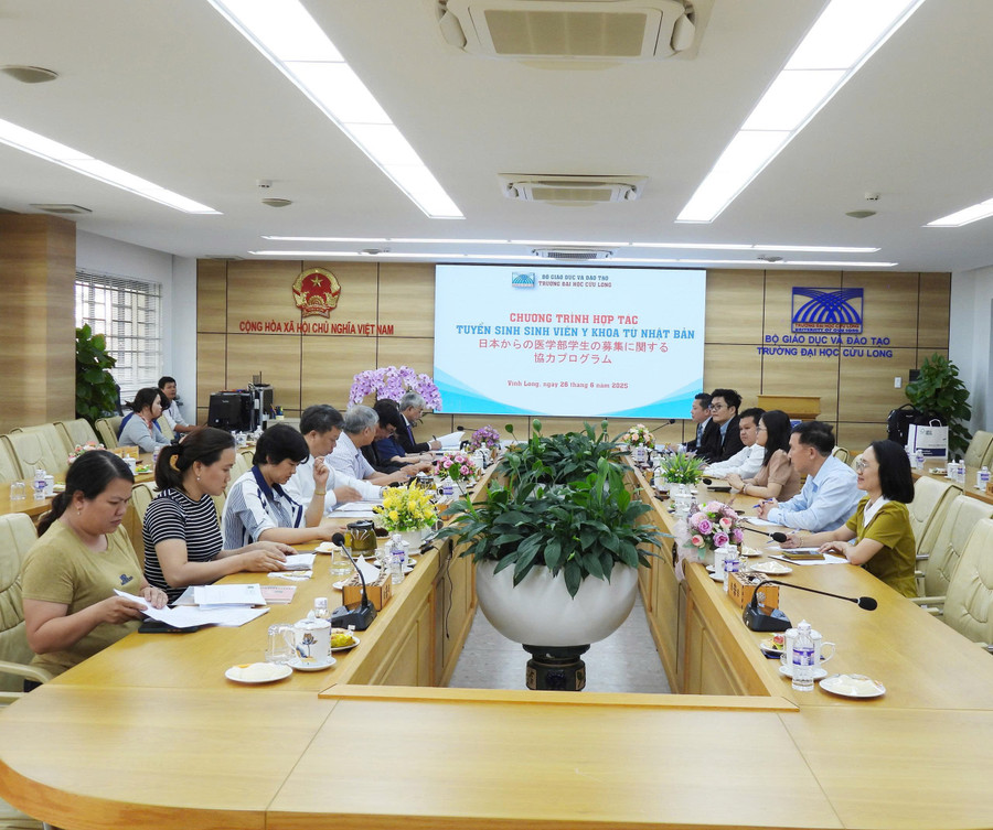 Quang cảnh buổi làm việc. truong-dhcl-dao-tao-bs-nhat-ban-2.jpg
