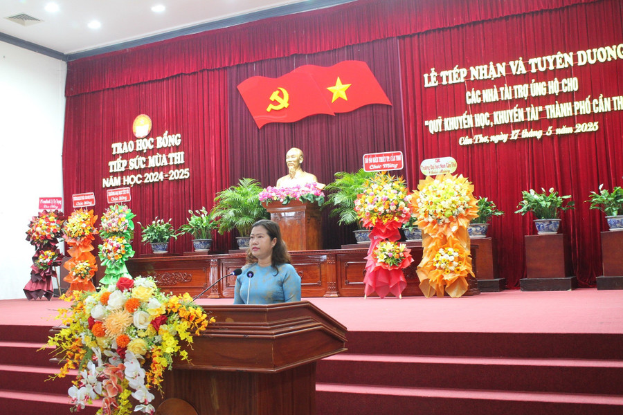 Bà Nguyễn Thị Ngọc Điệp, Phó Chủ tịch UBND TP Cần Thơ phát biểu tại buổi lễ. can-tho-quy-khuyen-hoc-4.jpg