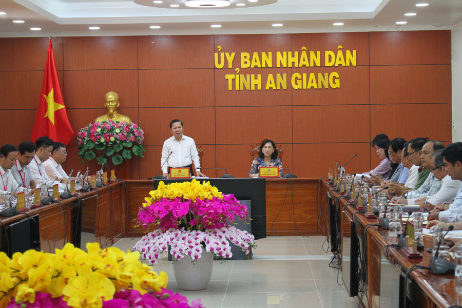 Đoàn công tác làm việc với Ban Chỉ đạo thi tỉnh An Giang. kiem-tra-thi-an-giang-3.jpg