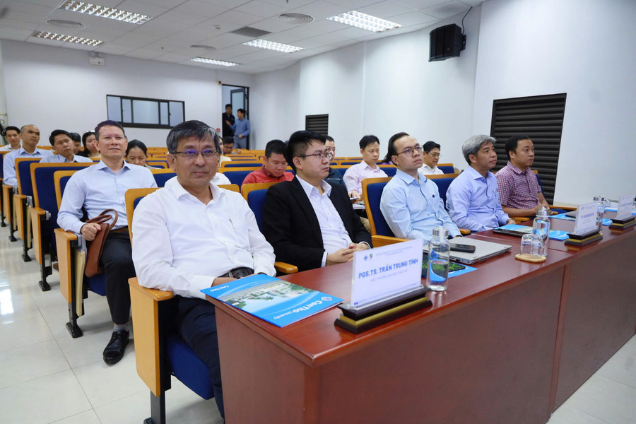 Đại biểu dự hội nghị.