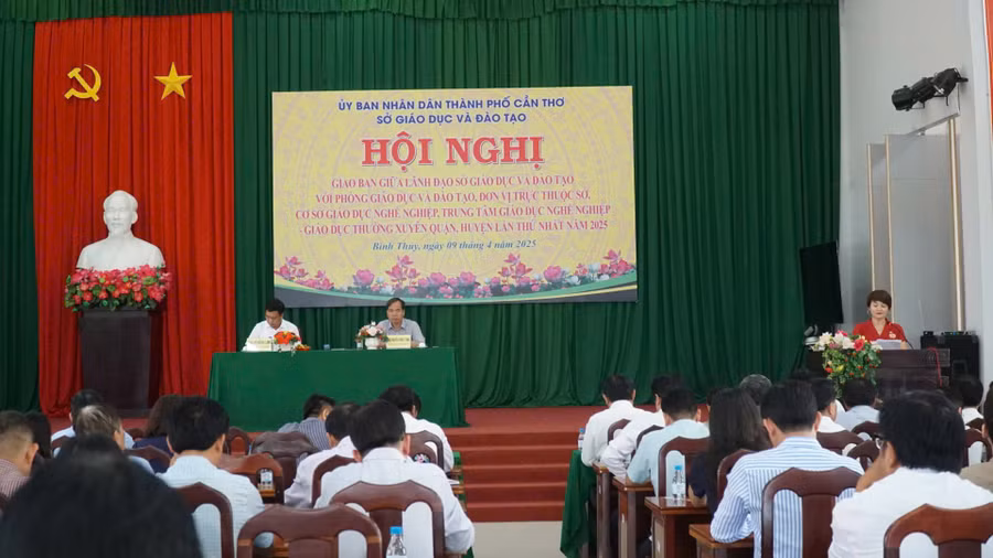 Quang cảnh hội nghị.