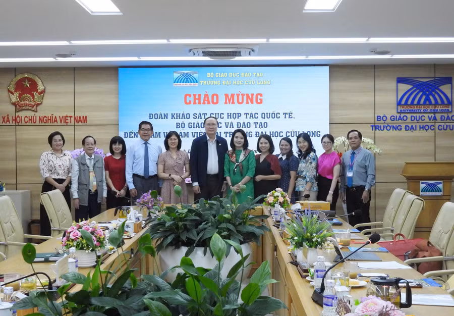 Đoàn công tác của Cục Hợp tác quốc tế (Bộ GD&ĐT) thăm và làm việc tại Trường ĐH Cửu Long.