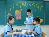 Học sinh Trường Tiểu học, THCS và THPT Hồng Đức (Hưng Yên).