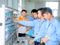 Sinh viên Trường CĐ Cơ khí nông nghiệp.
