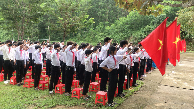 Đậm sắc màu văn hóa ngày khai giảng nơi vùng xa