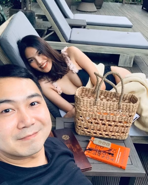 Những cô hoa hậu, á hậu lấy chồng đại gia được cưng như trứng mỏng 